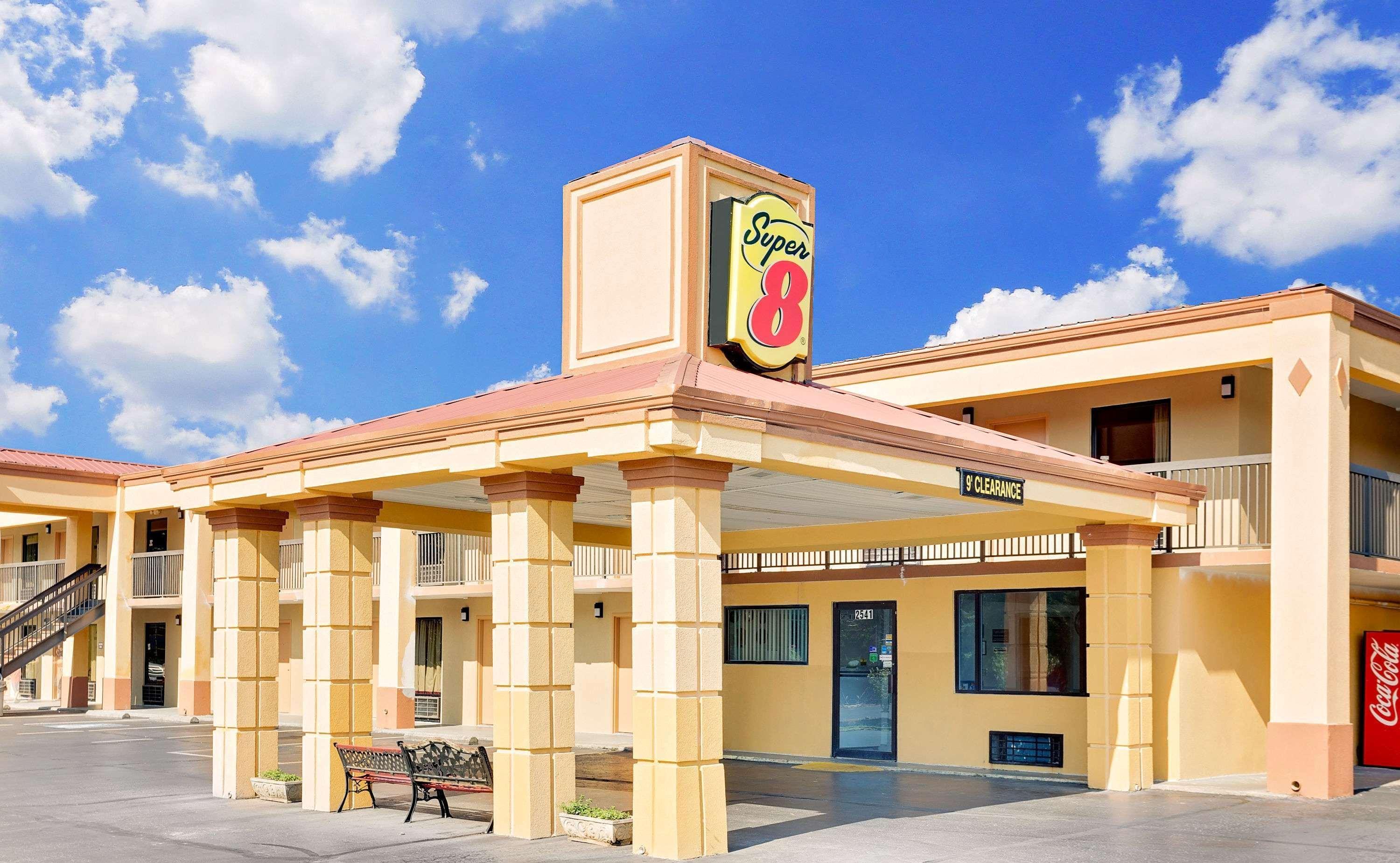 במוטל Super 8 By Wyndham את'נס מראה חיצוני תמונה